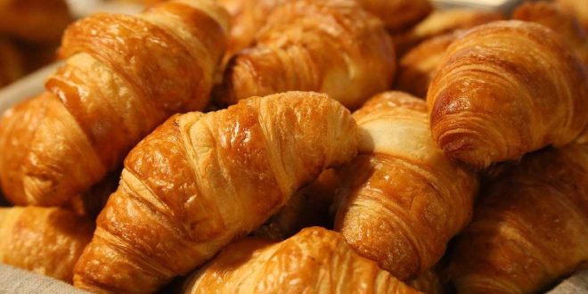 croissant calories